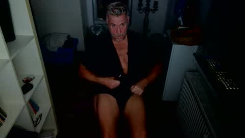 camunication online show from November 2025 10:15:01 PM