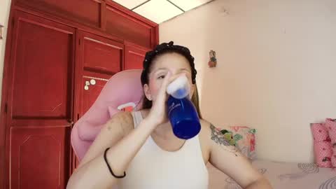 Candase online show from May 2026 02:41:01 AM