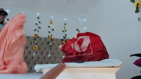 Candie  online show from September 2025 11:54:01 AM