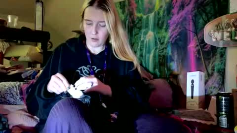 Candi online show from March 2026 03:22:02 AM