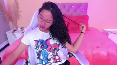 Candy online show from October 2025 07:04:02 PM