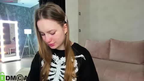 Candy online show from October 2025 01:11:01 AM