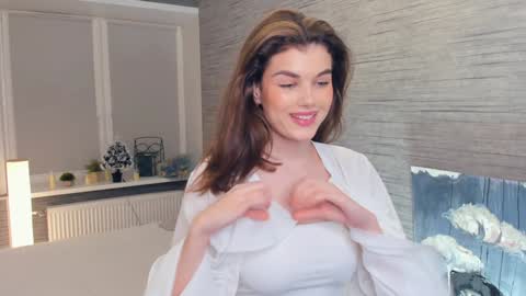 Flora online show from February 2025 10:23:02 PM