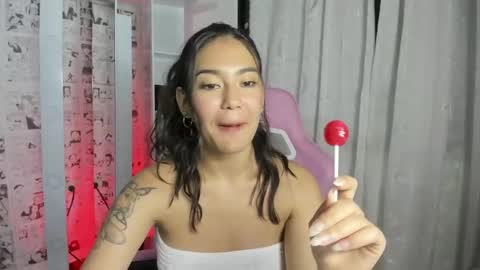 Snapshot of candy_hes chatting on December 2024 11:57:01 PM Nickol online show from December 2024 11:57:01 PM