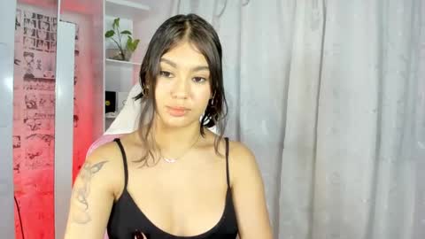 Snapshot of candy_hes chatting on December 2024 10:55:02 PM Nickol online show from December 2024 10:55:02 PM