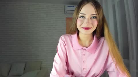 Snapshot of candyboofairy chatting on September 2025 07:06:02 PM Violetta online show from September 2025 07:06:02 PM