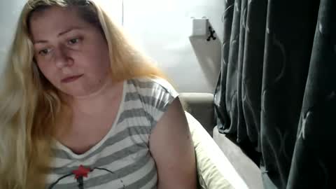 Laura online show from February 2025 07:11:01 PM