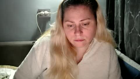 Laura online show from October 2025 03:43:01 PM