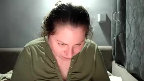 Laura online show from November 2025 06:30:01 PM