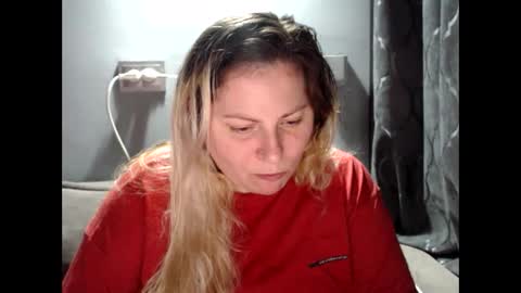 Snapshot of candycream74 chatting on December 2025 08:36:02 PM Laura online show from December 2025 08:36:02 PM