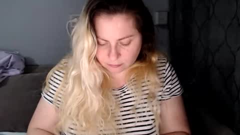 Snapshot of candycream74 chatting on February 2026 06:51:01 AM Laura online show from February 2026 06:51:01 AM