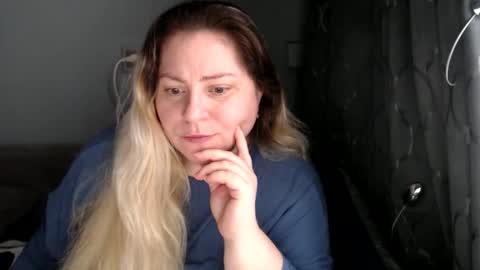 Snapshot of candycream74 chatting on February 2026 10:19:02 AM Laura online show from February 2026 10:19:02 AM