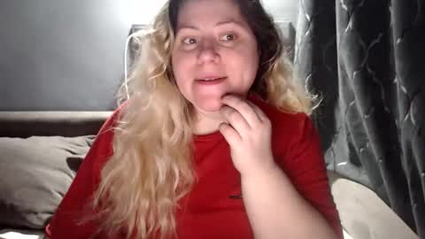 Snapshot of candycream74 chatting on February 2026 03:43:01 PM Laura online show from February 2026 03:43:01 PM