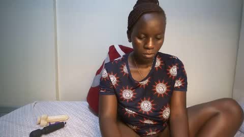 Snapshot of candycurly_ chatting on February 2025 12:17:02 AM candycurly_ online show from February 2025 12:17:02 AM