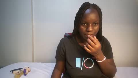 Snapshot of candycurly_ chatting on March 2025 12:00:01 AM candycurly_ online show from March 2025 12:00:01 AM