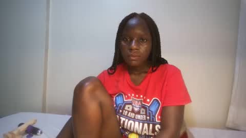 Snapshot of candycurly_ chatting on March 2025 06:00:01 PM candycurly_ online show from March 2025 06:00:01 PM