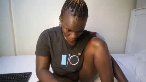 Snapshot of candycurly_ chatting on October 2025 04:02:01 AM candycurly_ online show from October 2025 04:02:01 AM