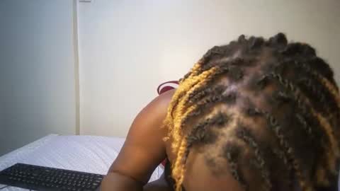 Snapshot of candycurly_ chatting on October 2025 10:47:02 AM candycurly_ online show from October 2025 10:47:02 AM