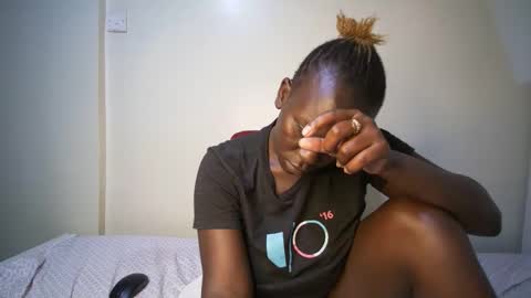 Snapshot of candycurly_ chatting on October 2025 02:34:01 PM candycurly_ online show from October 2025 02:34:01 PM