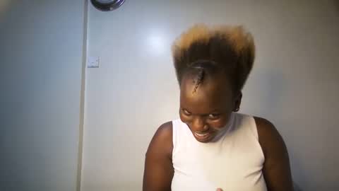 Snapshot of candycurly_ chatting on November 2025 02:45:01 AM candycurly_ online show from November 2025 02:45:01 AM