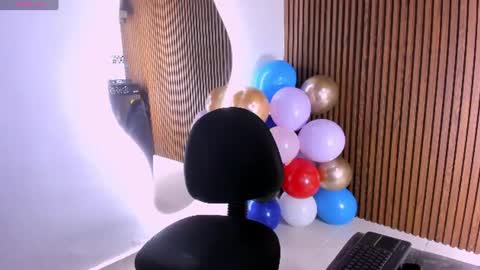 Snapshot of candyglow_ chatting on June 2026 06:40:02 PM candyglow_ online show from June 2026 06:40:02 PM