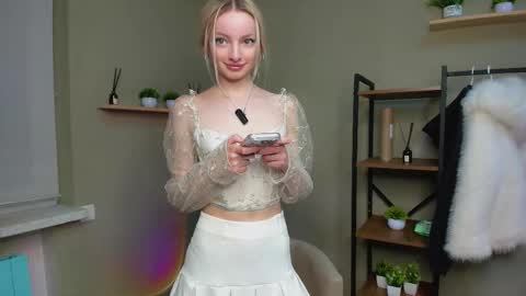 Snapshot of candyvice chatting on February 2026 05:06:02 PM Kate online show from February 2026 05:06:02 PM