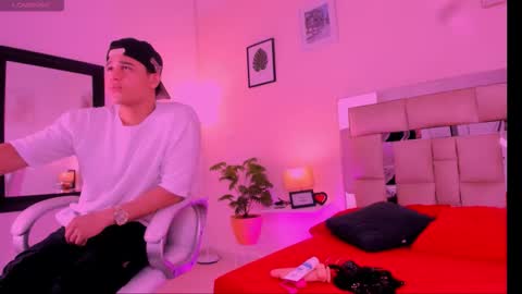 Candy online show from September 2025 06:02:02 PM