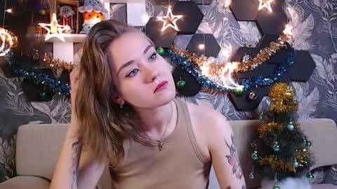 Snapshot of candyyyyrio chatting on December 2024 02:21:01 AM Mia online show from December 2024 02:21:01 AM