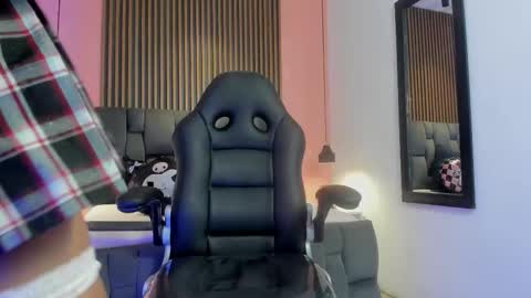 Snapshot of canela_savage chatting on November 2025 11:07:02 PM Canela online show from November 2025 11:07:02 PM