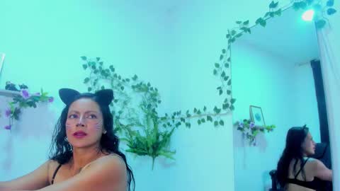 canelaa___ online show from October 2025 02:38:02 PM