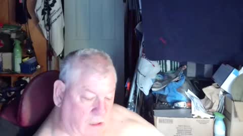 canoelicker69 online show from September 2025 12:59:02 PM