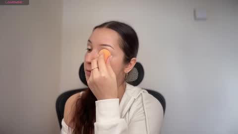 Emma online show from February 2025 12:01:02 PM