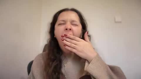 Emma online show from October 2025 05:46:01 AM