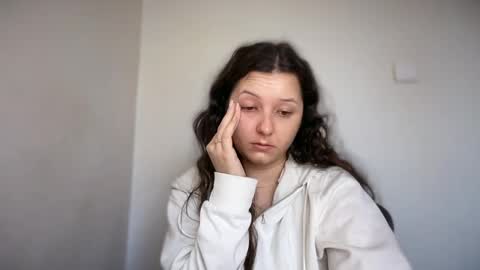 Emma online show from April 2026 07:14:01 AM