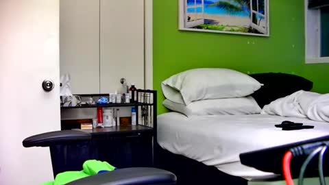 capricorne1965 online show from February 2026 01:46:01 AM