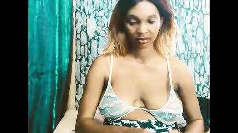 Snapshot of caramelminxxx1 chatting on February 2026 06:00:02 AM caramelminxxx1 online show from February 2026 06:00:02 AM