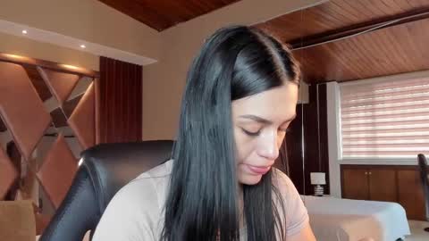 Carina online show from October 2025 12:03:01 PM