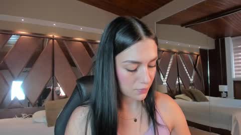 Carina online show from October 2025 12:48:02 PM