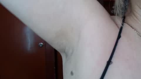 Snapshot of carla_lopera chatting on December 2025 12:54:01 PM Carla online show from December 2025 12:54:01 PM