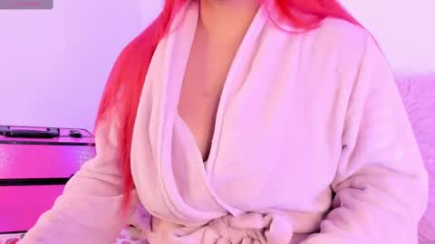 Carla Wet18 online show from October 2025 01:08:01 PM