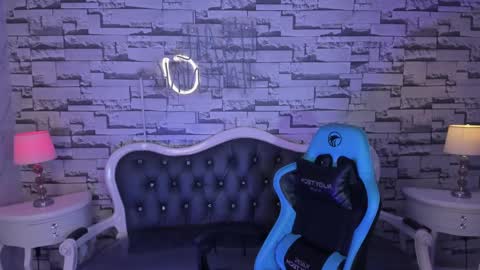 CARLYE   online show from December 2024 10:40:02 AM