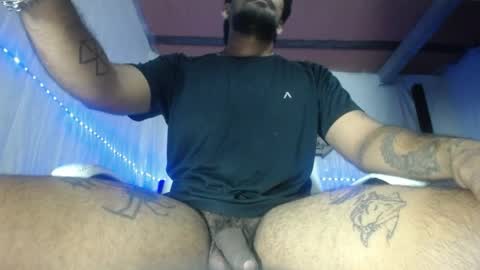 carlo yates  thx for help me to reach 100 thumps up online show from June 2026 11:16:01 PM