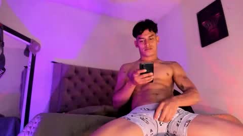 carloshero69 online show from November 2025 09:17:01 PM