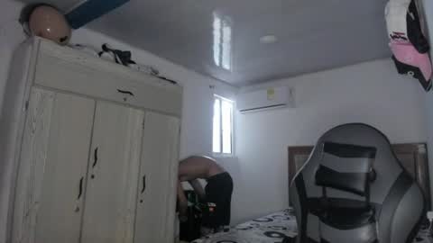 carlossmi01 online show from August 2026 05:45:01 PM
