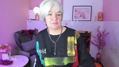 Carmen online show from November 2025 09:28:01 PM