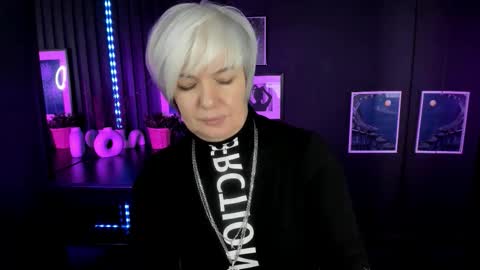 Carmen online show from November 2025 08:53:01 PM