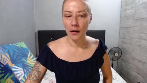 Caro milf  online show from September 2025 07:03:02 PM