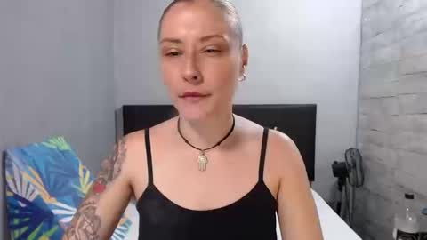 Caro milf  online show from September 2025 11:27:01 PM