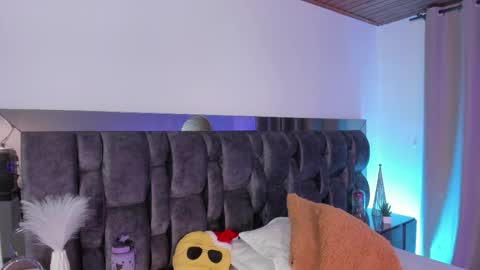 Carol  online show from December 2025 02:08:02 AM