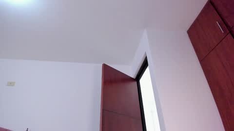 Snapshot of caroliine__ chatting on December 2024 07:18:01 PM Caroline online show from December 2024 07:18:01 PM